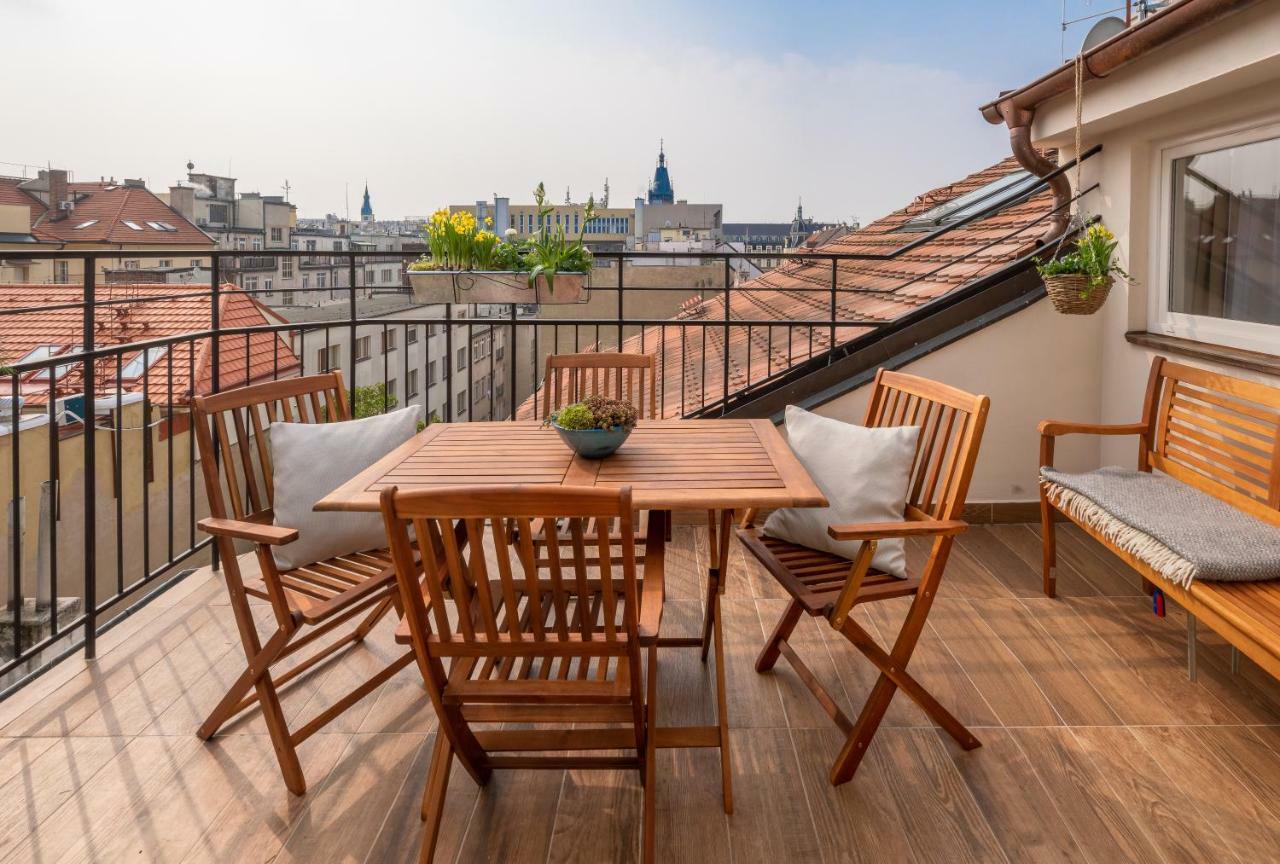 Nest By Adrez * Praag